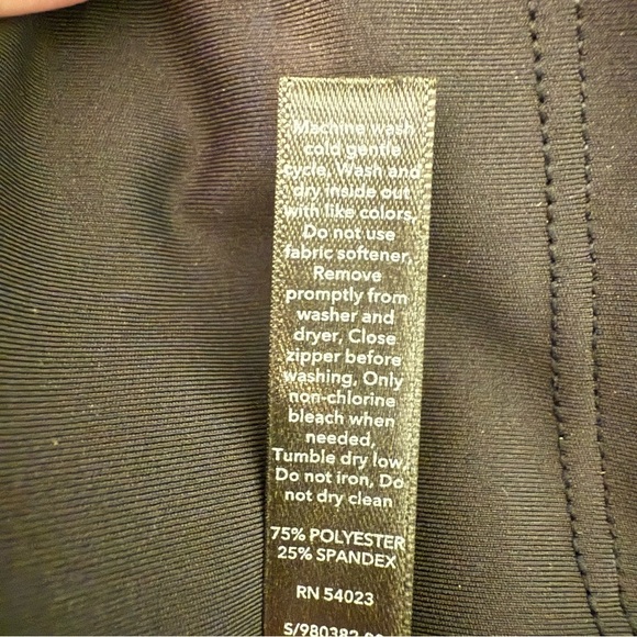 New Athleta Allyson Felix legend shortie Black Athletic Shorts women’s size 1X - Picture 14 of 14